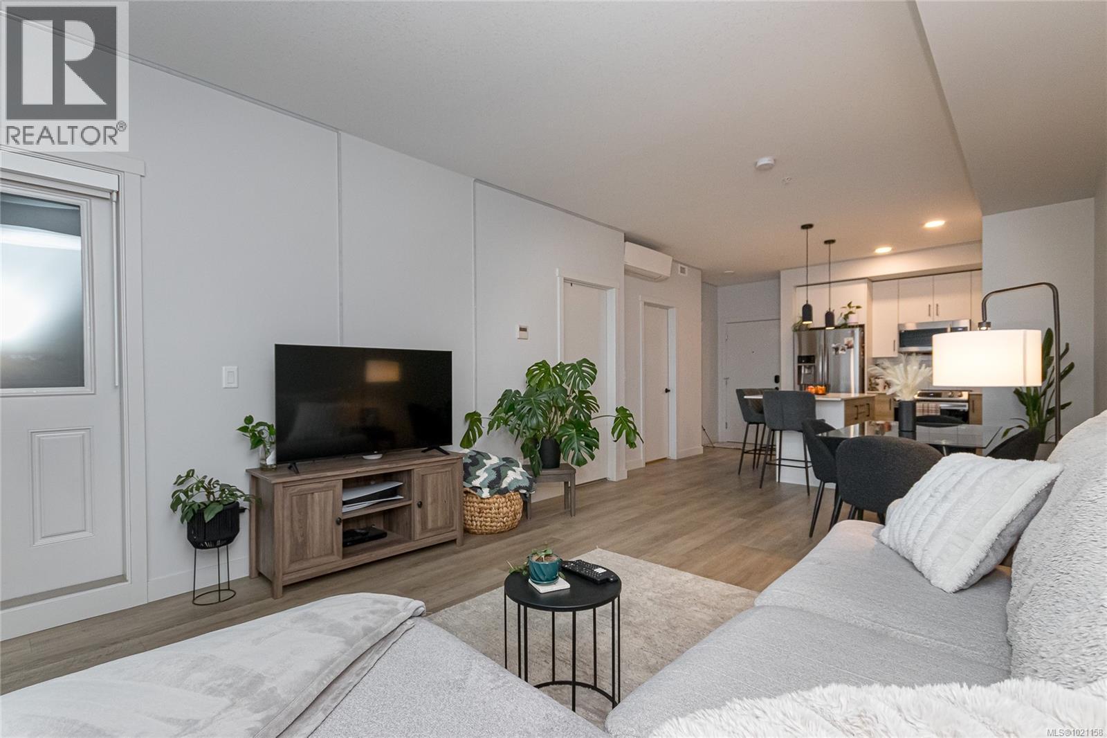 204 2465 Gateway Road, Langford