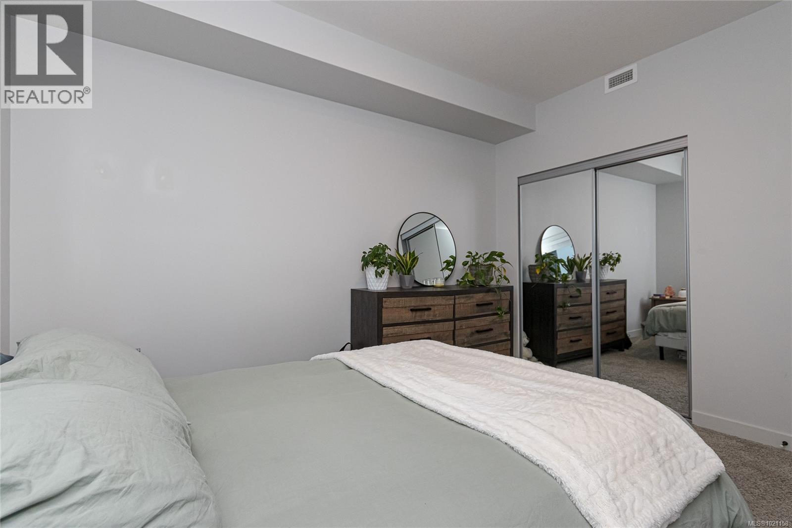 204 2465 Gateway Road, Langford