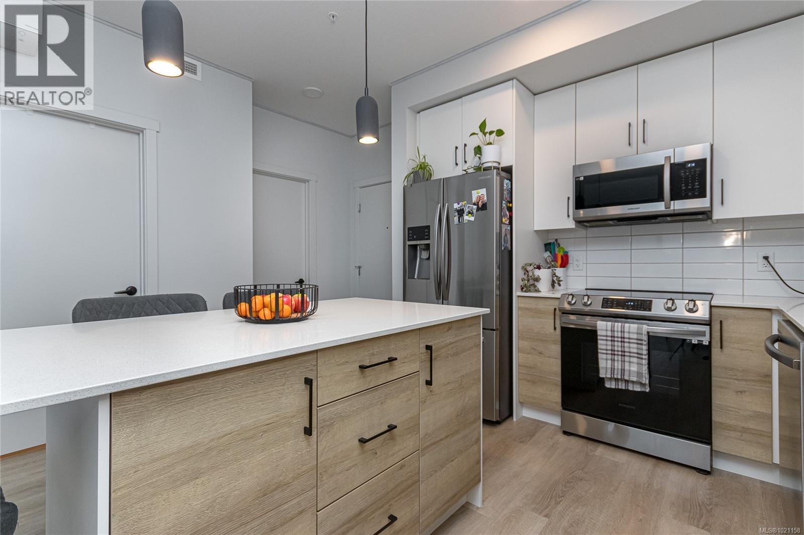 204 2465 Gateway Road, Langford