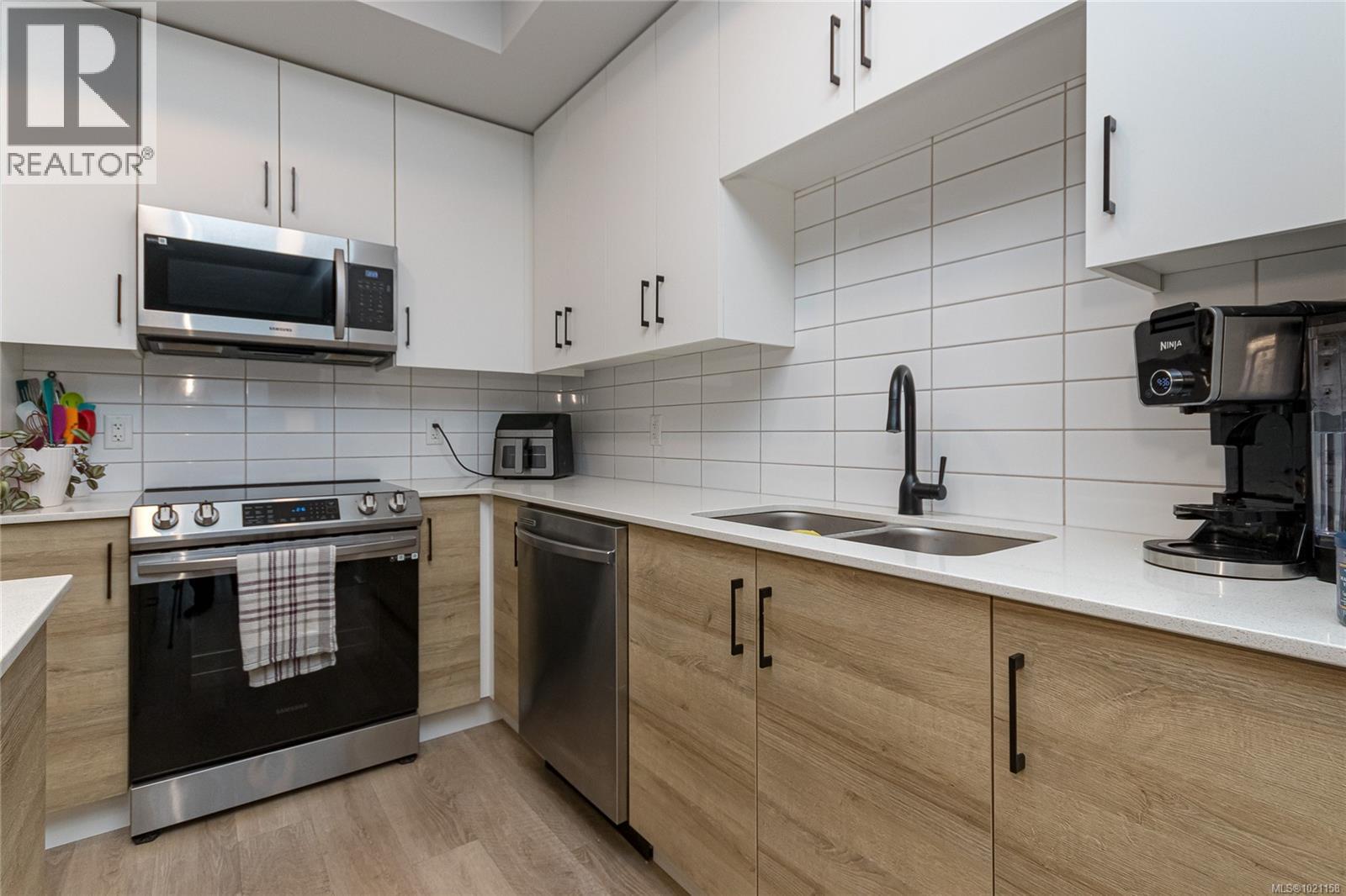 204 2465 Gateway Road, Langford