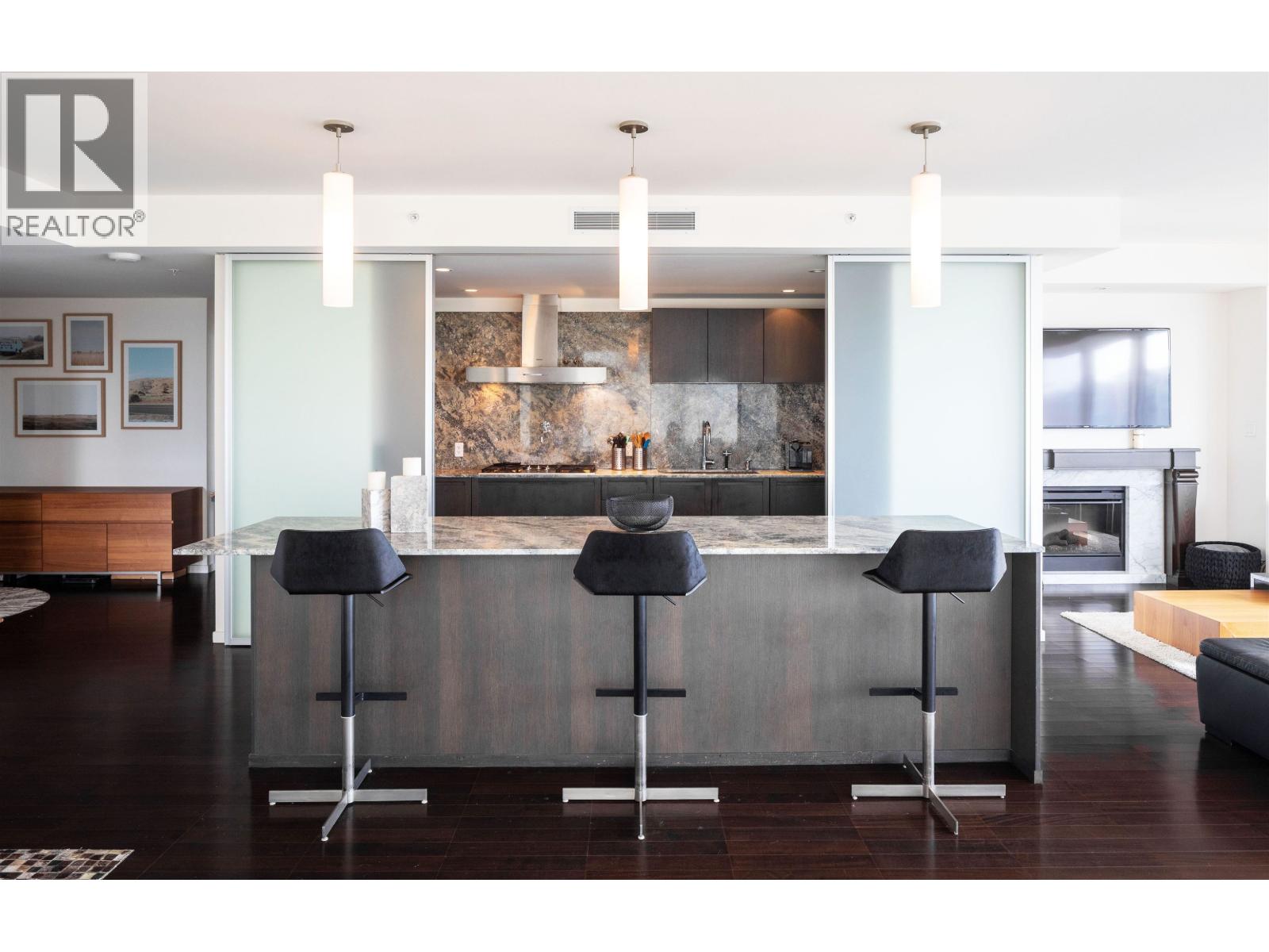 1011 WEST CORDOVA STREET, Vancouver