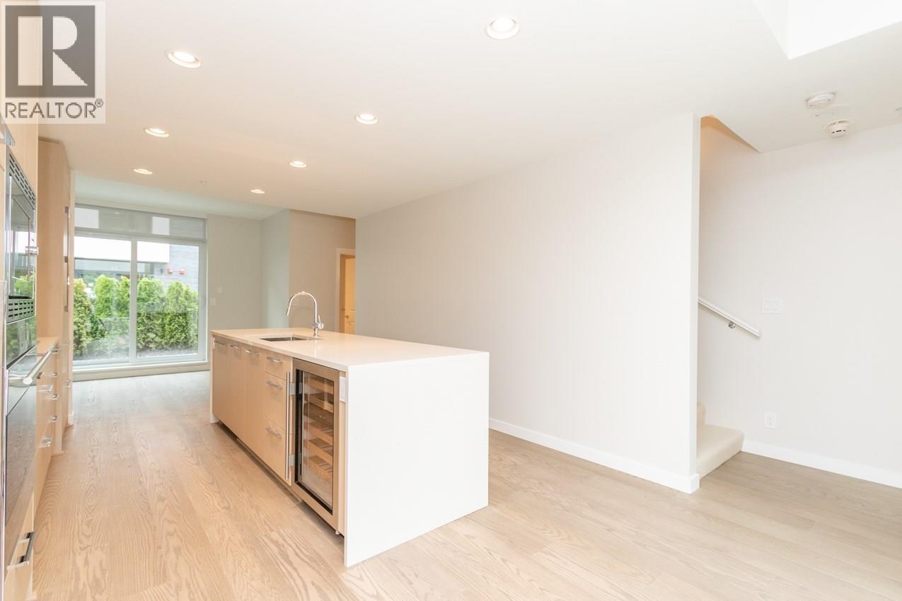 18 3483 ROSS DRIVE, Vancouver