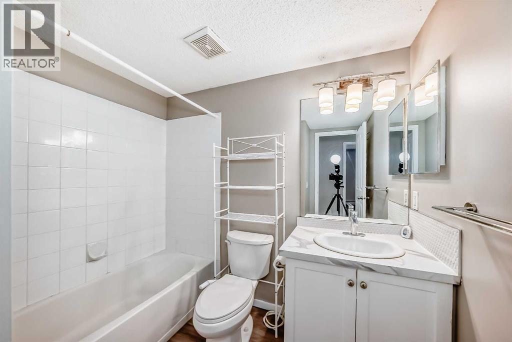 Single Family House for Sale in   Eversyde Avenue SW Evergreen Calgary 