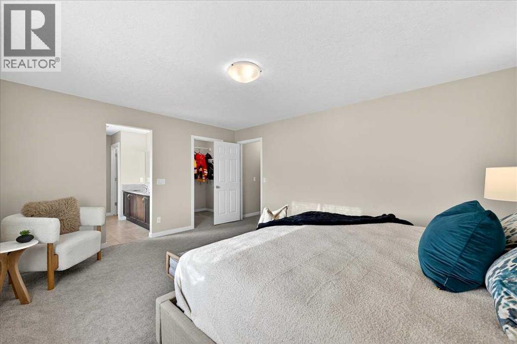 Single Family House for Sale in  Kinlea Link NW Kincora Calgary 