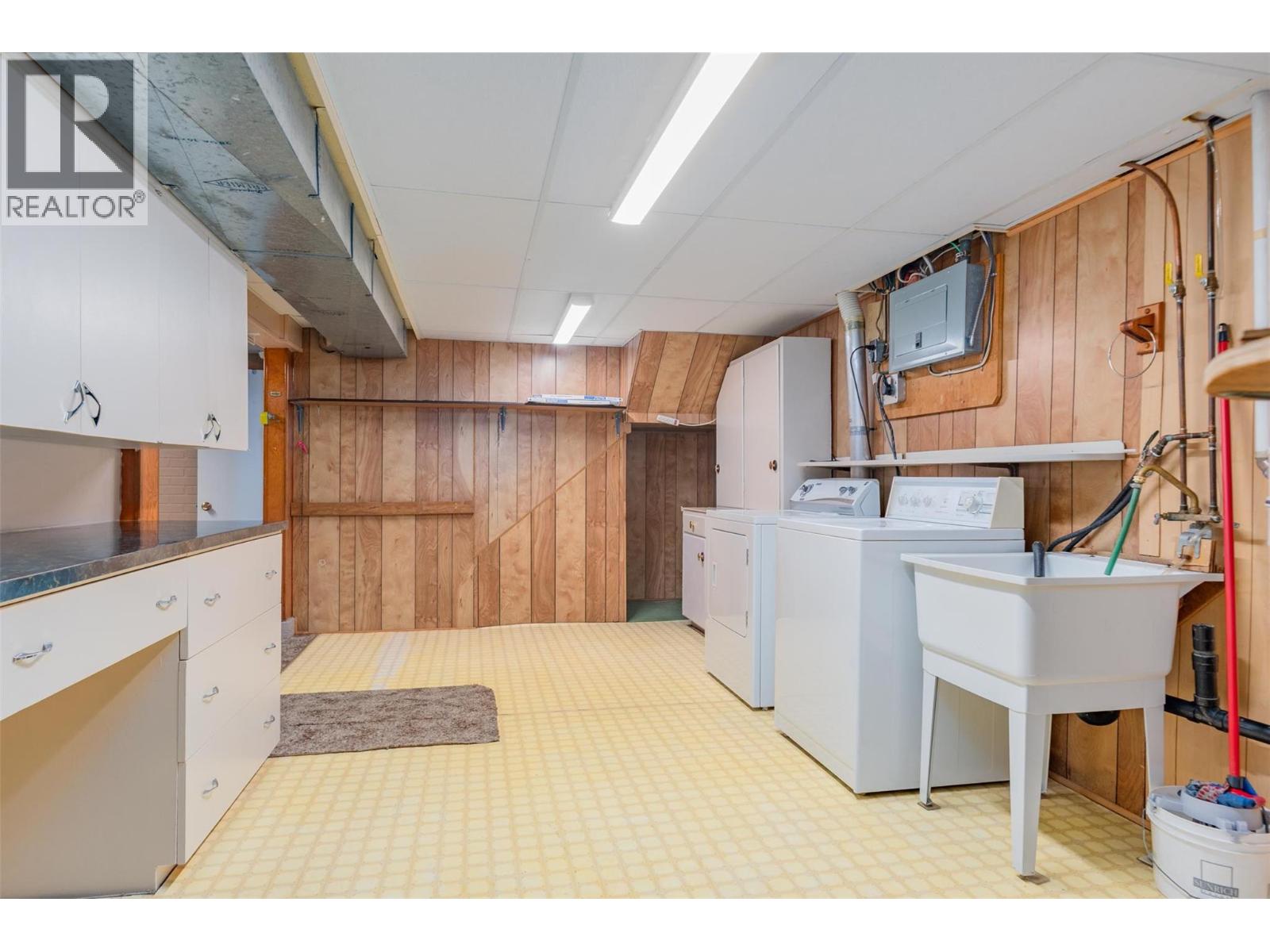 39 Hillside Drive, Trail