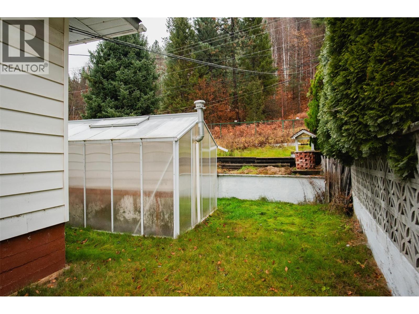 39 Hillside Drive, Trail