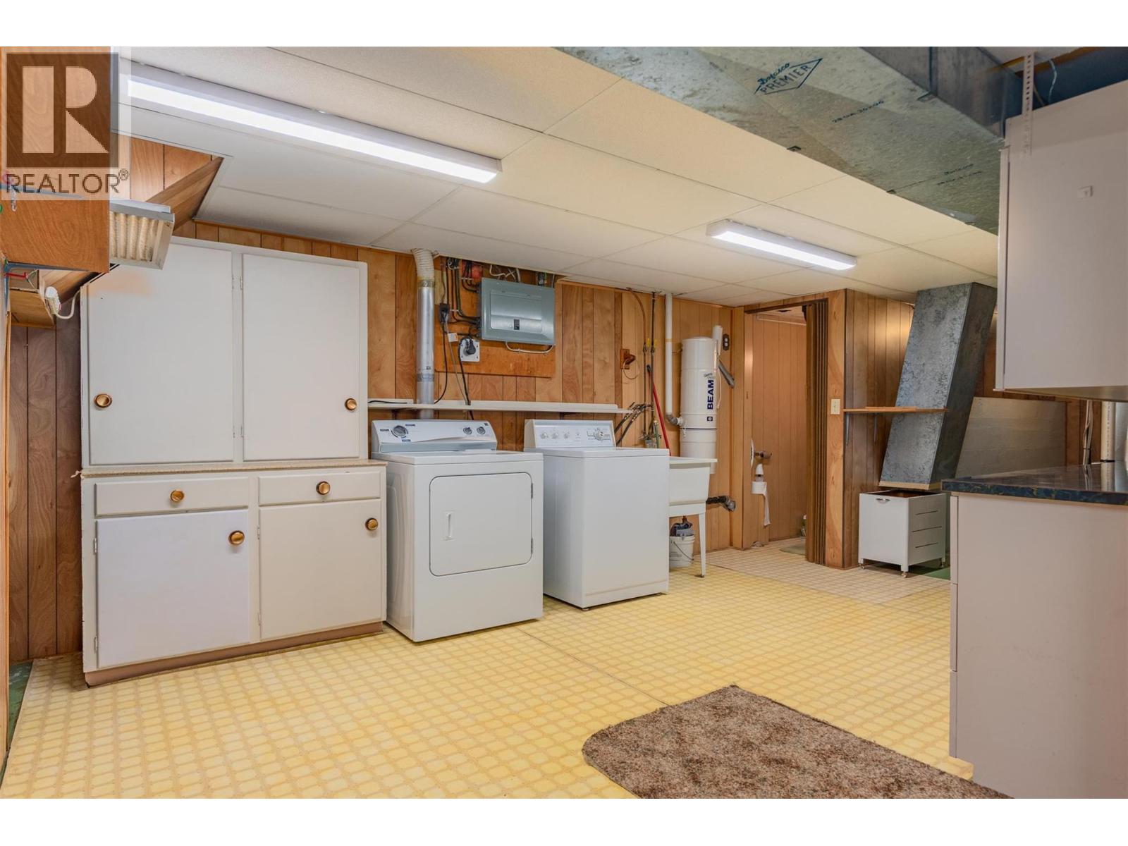 39 Hillside Drive, Trail