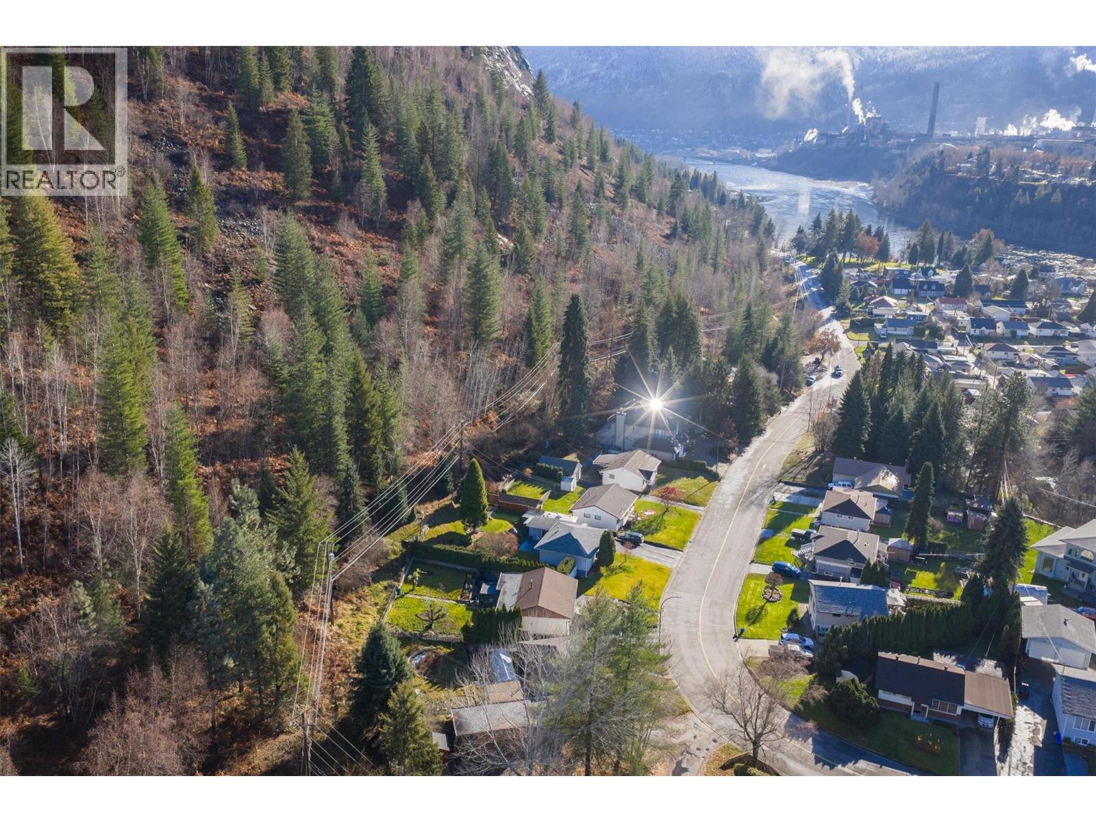 39 Hillside Drive, Trail