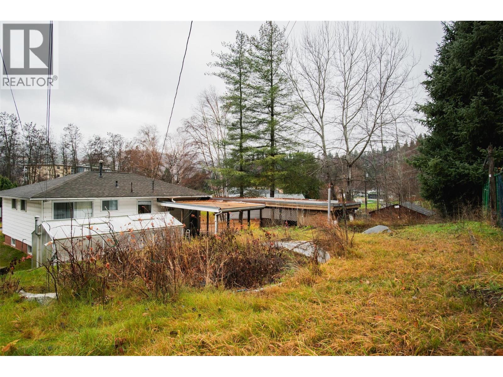 39 Hillside Drive, Trail