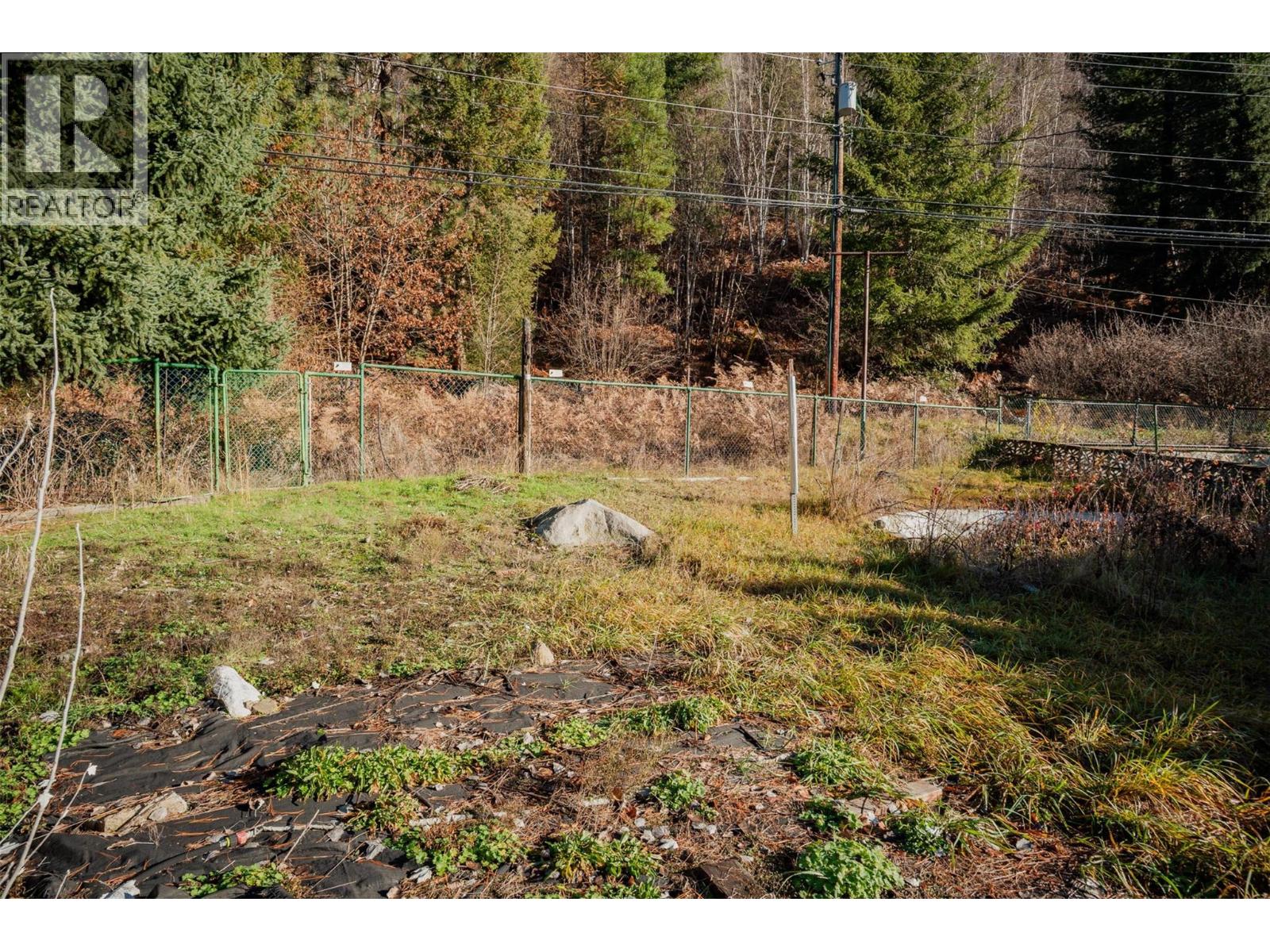 39 Hillside Drive, Trail