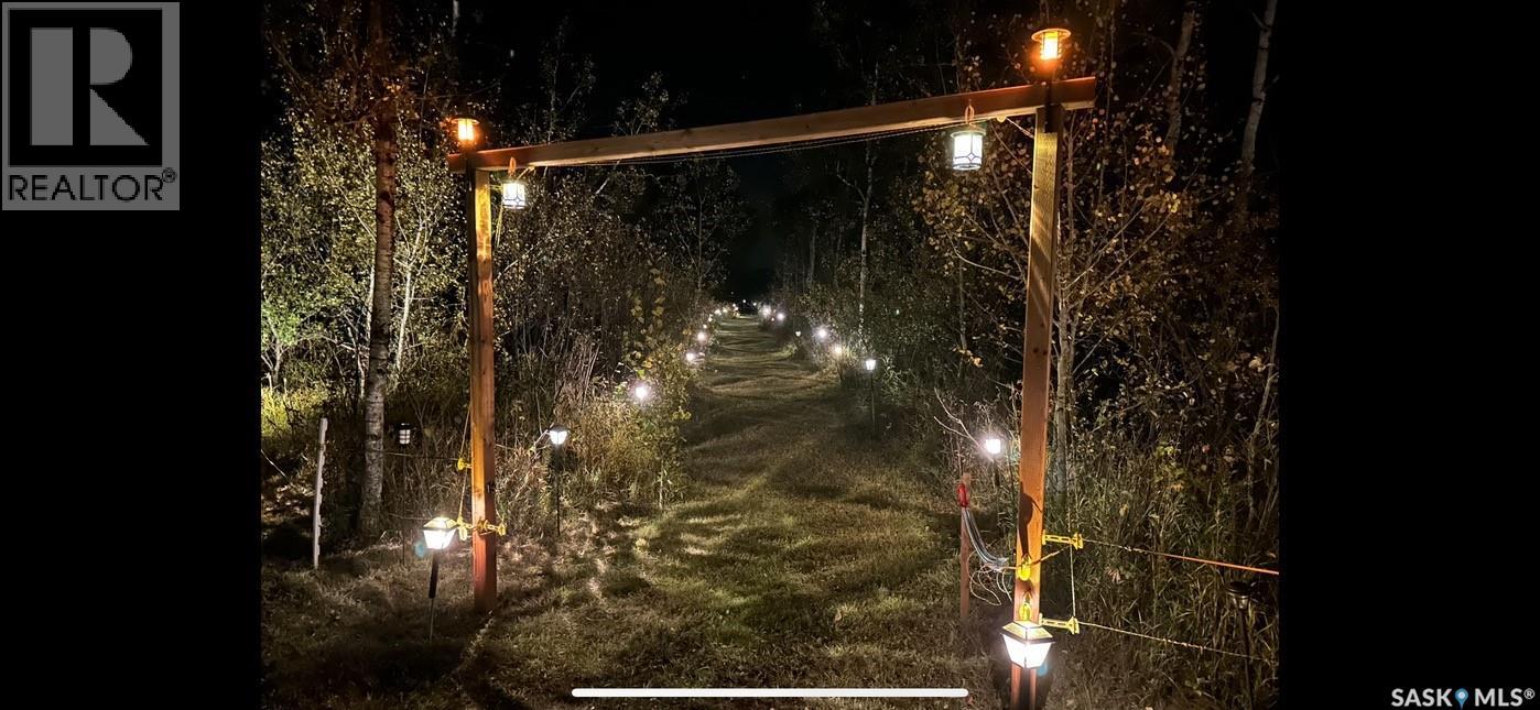 HUNTERS PARADISE - 15