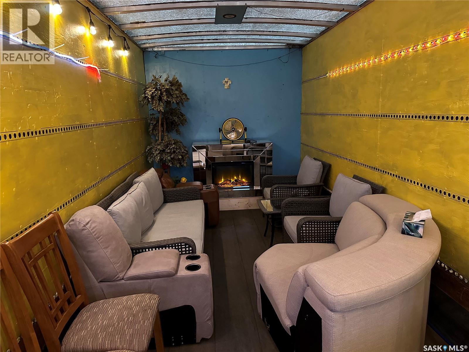 HUNTERS PARADISE - 6