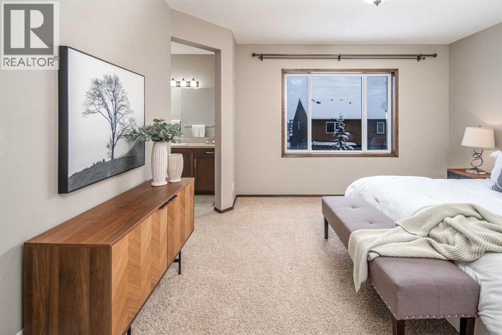 Single Family House for Sale in  Everbrook Drive SW Evergreen Calgary 