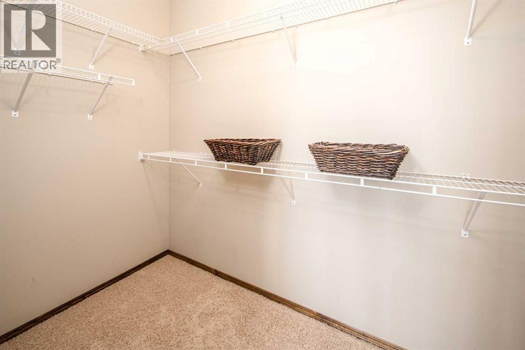 Single Family House for Sale in  Everbrook Drive SW Evergreen Calgary 