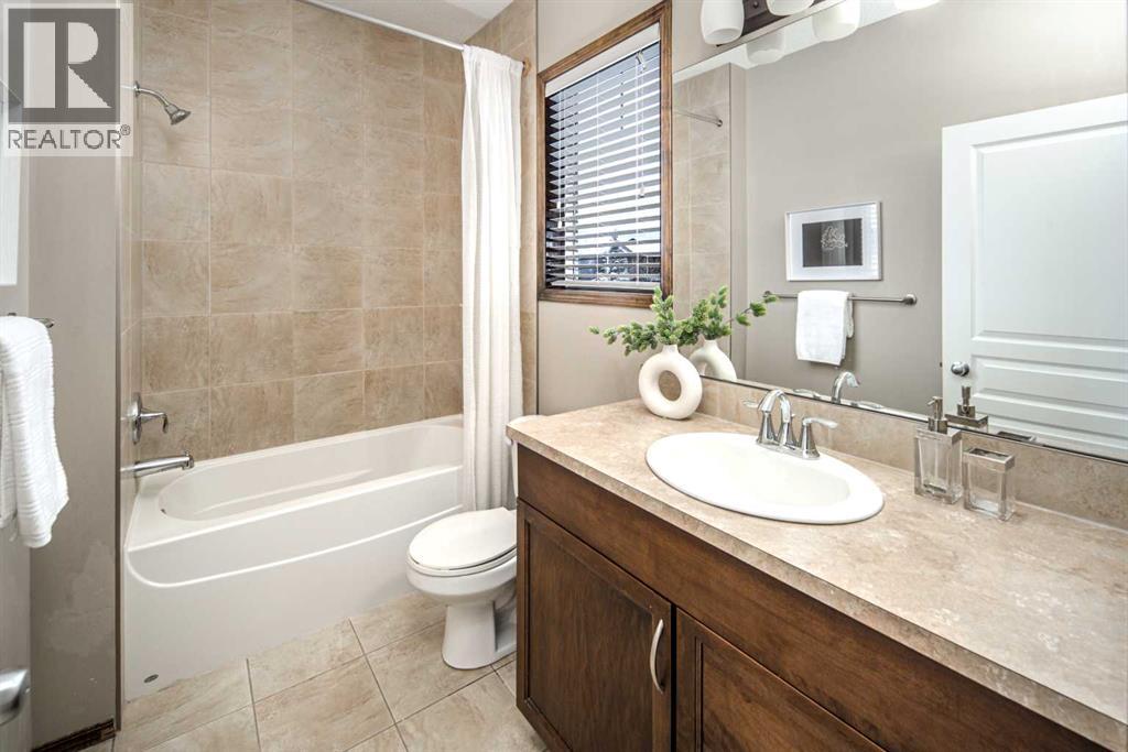 Single Family House for Sale in  Everbrook Drive SW Evergreen Calgary 