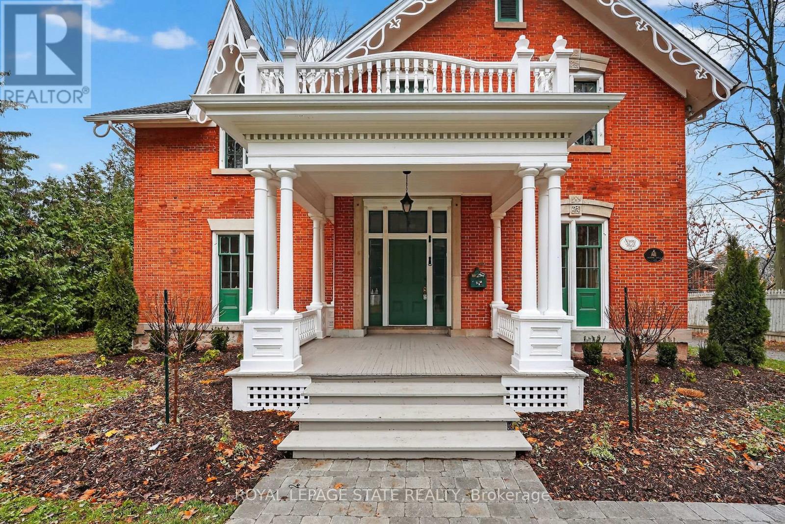 262 Main Street West