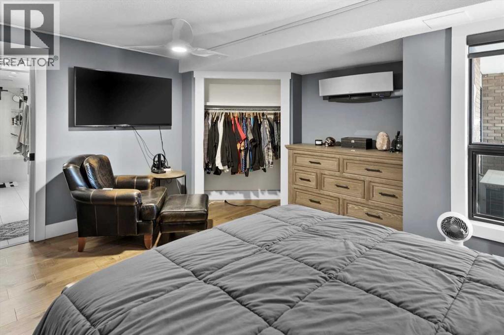 Single Family House High rise for Sale in   Meredith Road NE Crescent Heights Calgary 