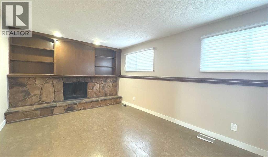 Single Family House 4 Level for Sale in   Avenue NE Pineridge Calgary 