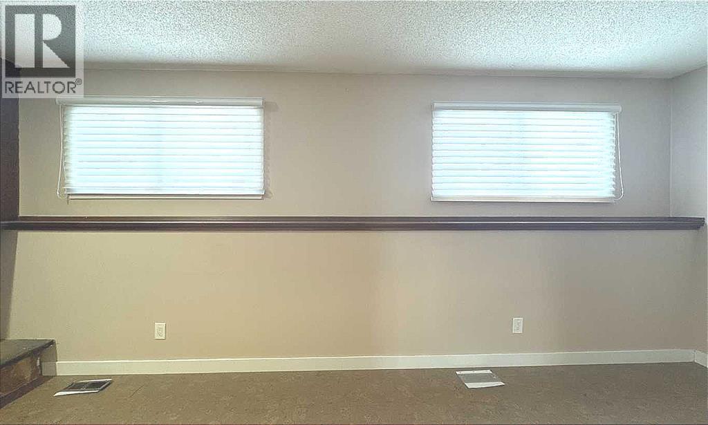 Single Family House 4 Level for Sale in   Avenue NE Pineridge Calgary 