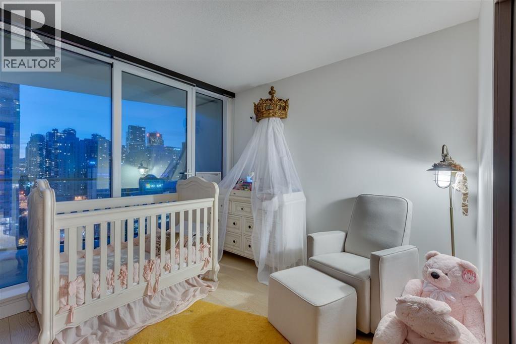 PH2015 68 SMITHE STREET, Vancouver