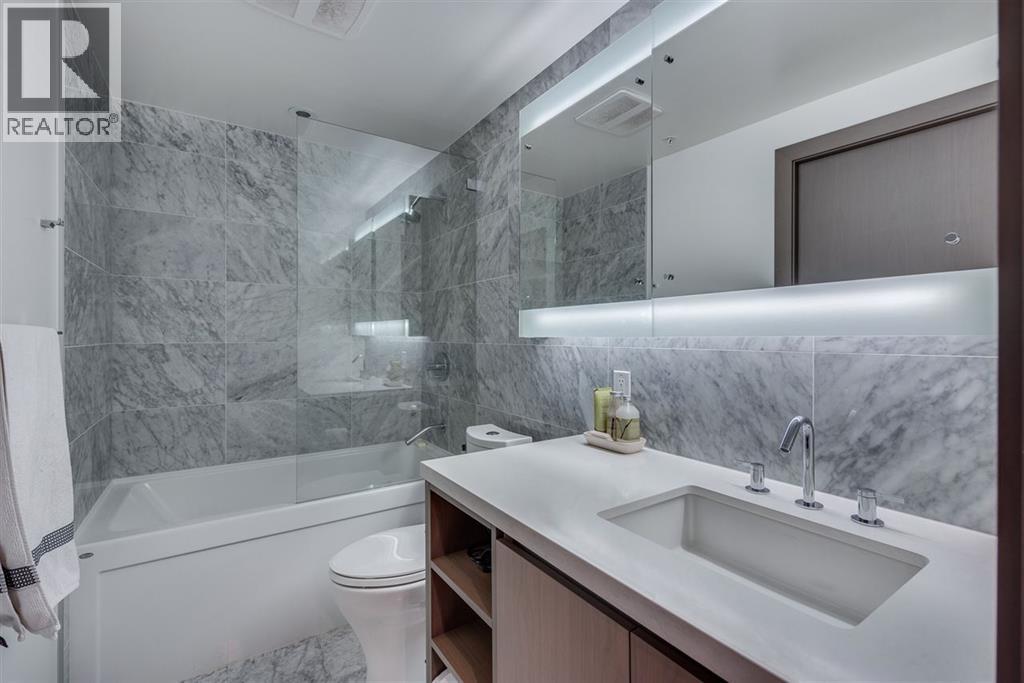 PH2015 68 SMITHE STREET, Vancouver