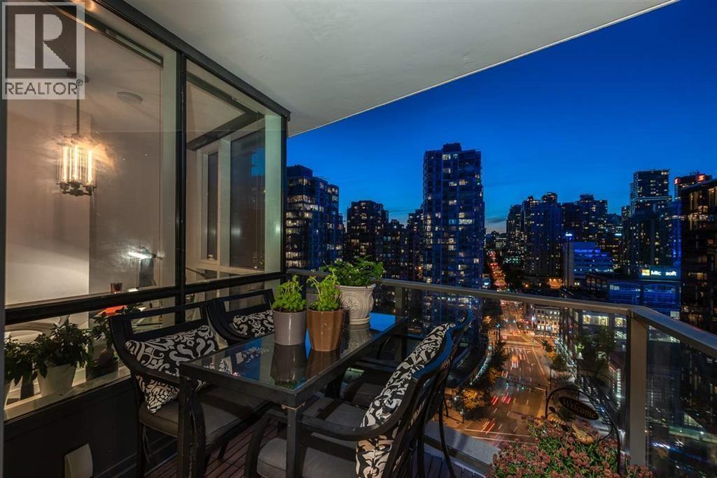 PH2015 68 SMITHE STREET, Vancouver