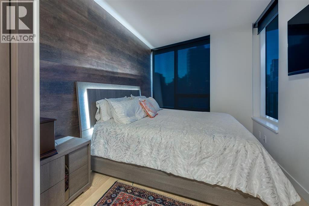 PH2015 68 SMITHE STREET, Vancouver