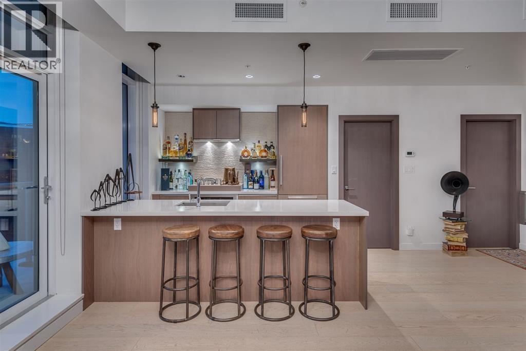 PH2015 68 SMITHE STREET, Vancouver