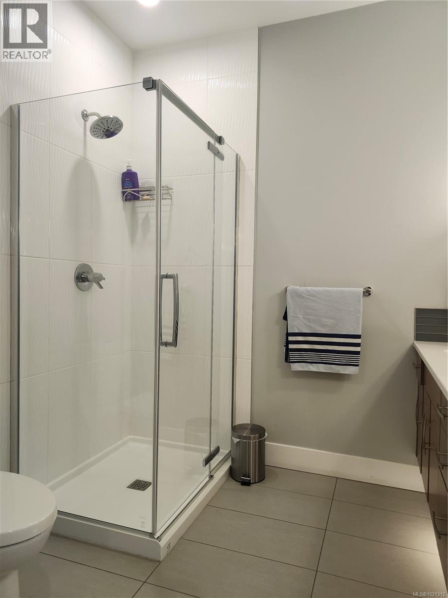 7 4355 Viewmont Avenue, Saanich