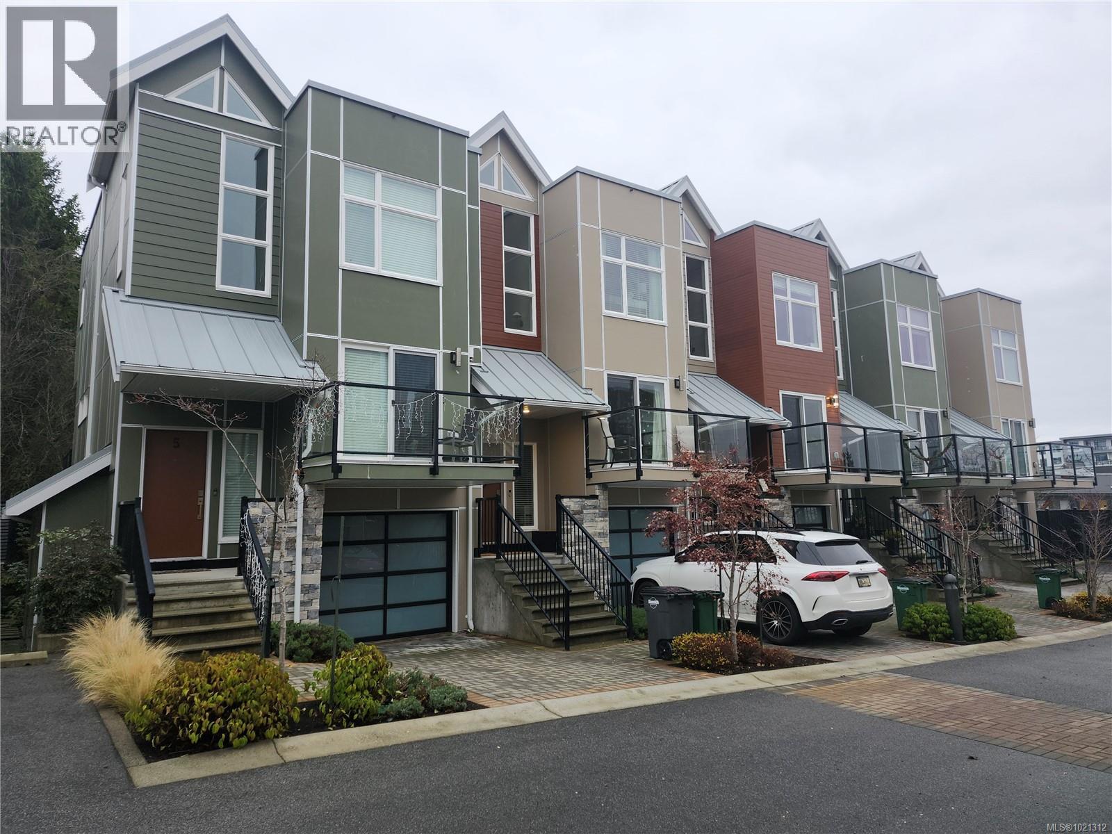 7 4355 Viewmont Avenue, Saanich