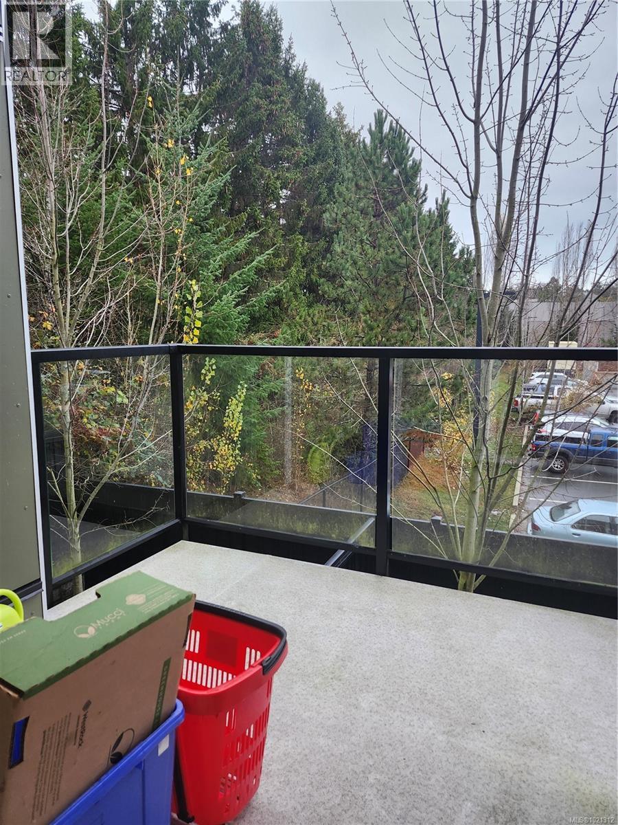 7 4355 Viewmont Avenue, Saanich