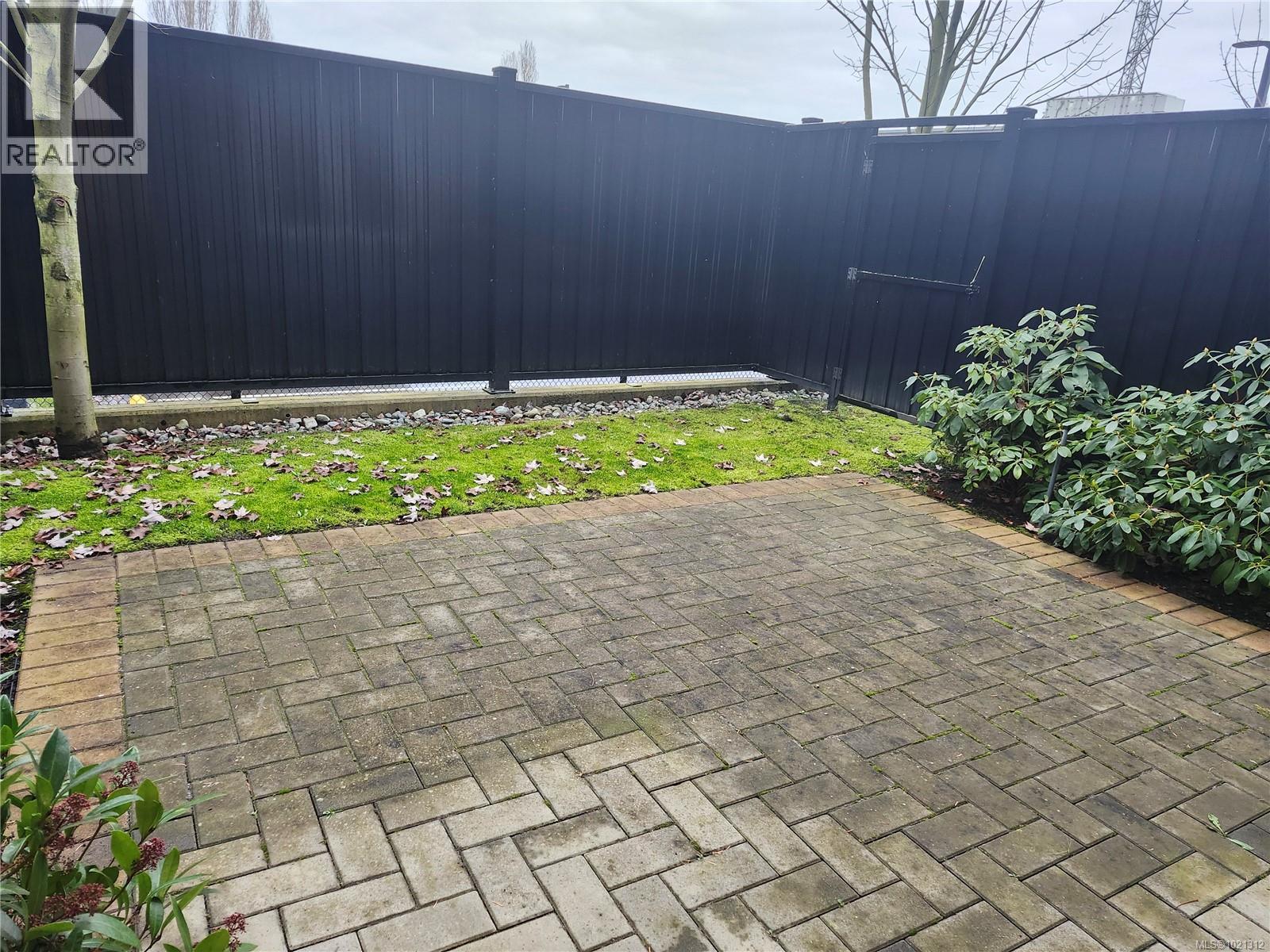 7 4355 Viewmont Avenue, Saanich