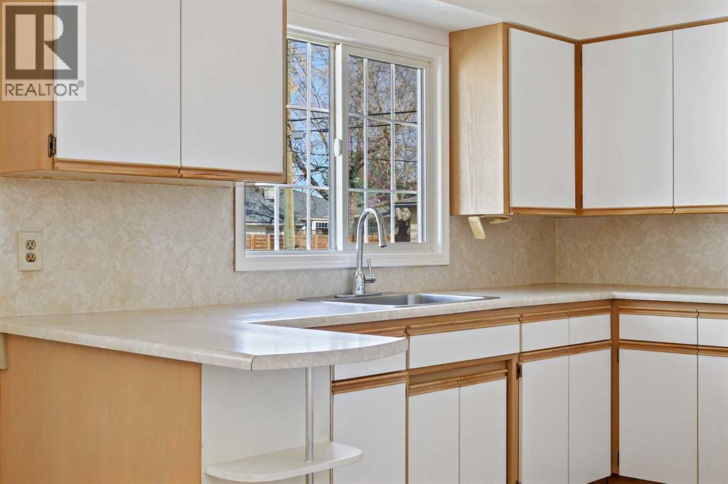 Single Family House Bungalow for Sale in  Glamorgan Drive SW Glamorgan Calgary 