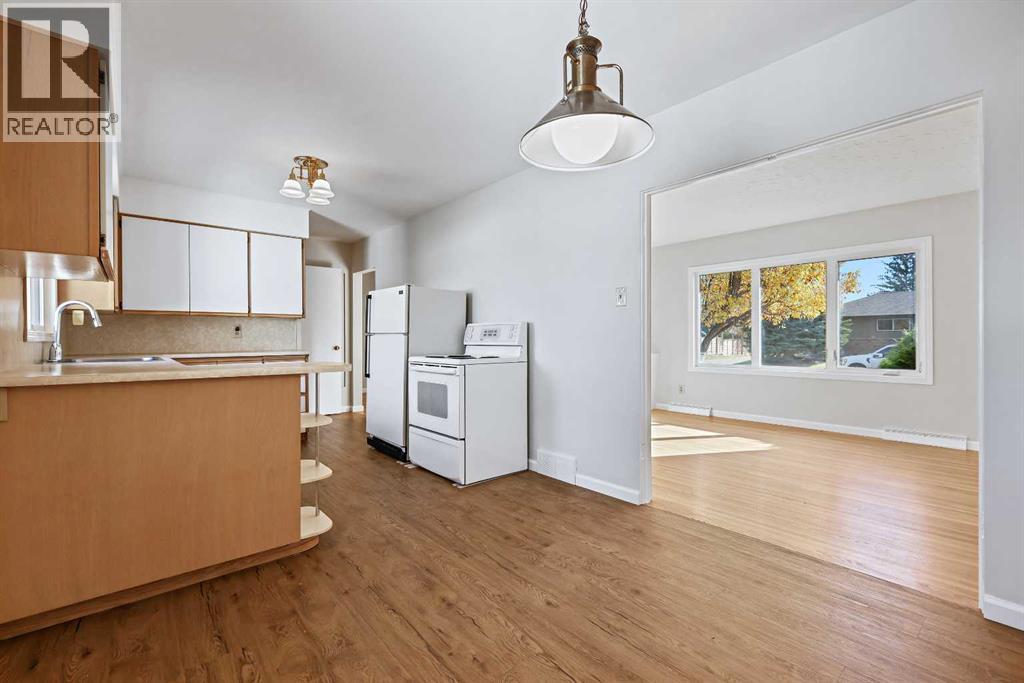 Single Family House Bungalow for Sale in  Glamorgan Drive SW Glamorgan Calgary 