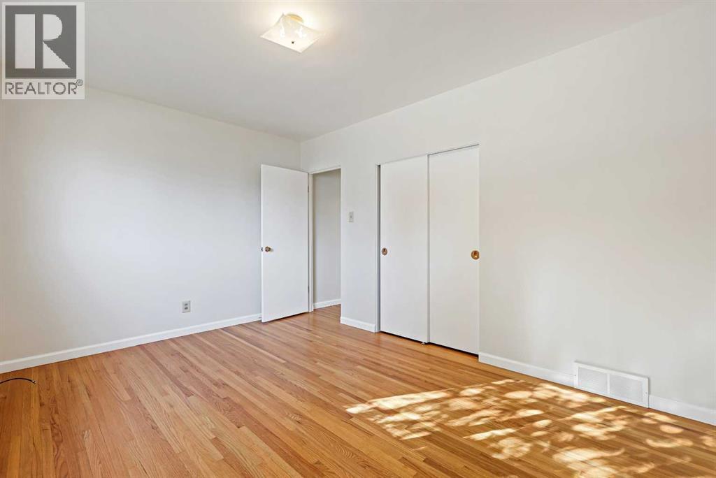 Single Family House Bungalow for Sale in  Glamorgan Drive SW Glamorgan Calgary 