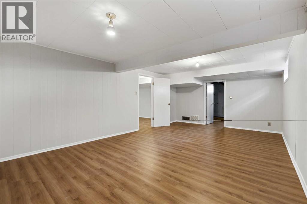 Single Family House Bungalow for Sale in  Glamorgan Drive SW Glamorgan Calgary 