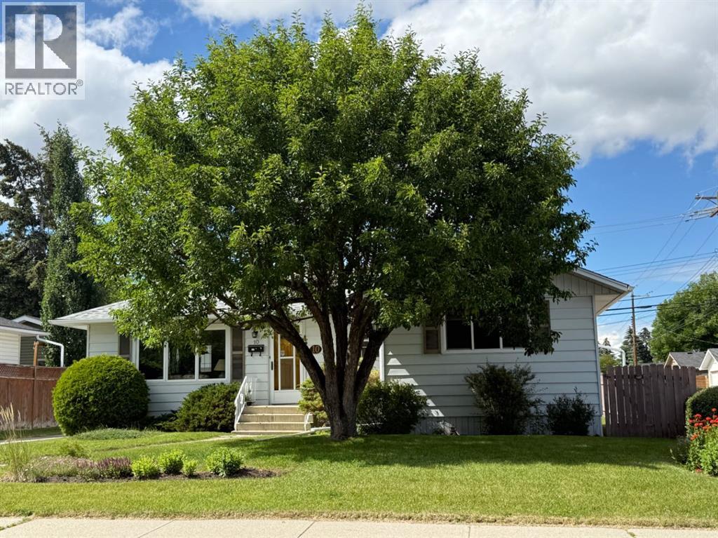 Single Family House Bungalow for Sale in  Glamorgan Drive SW Glamorgan Calgary 