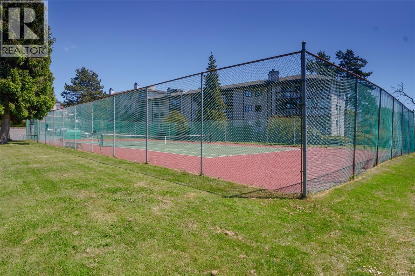 506 69 Gorge Road West, Saanich