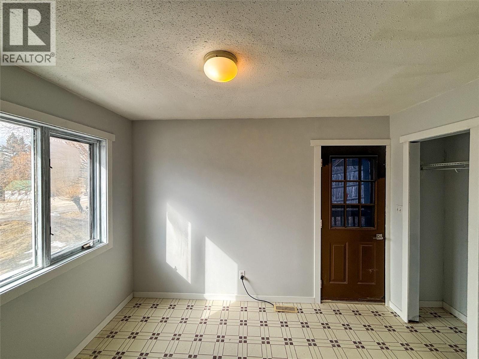 2866 95 Highway, Brisco