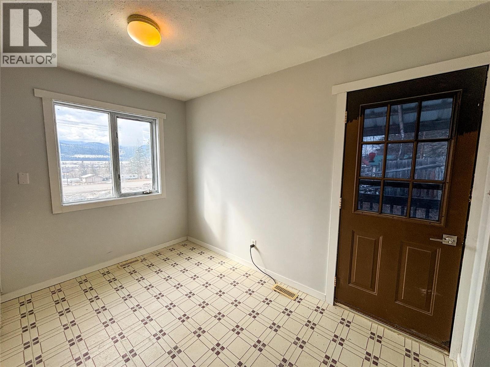 2866 95 Highway, Brisco