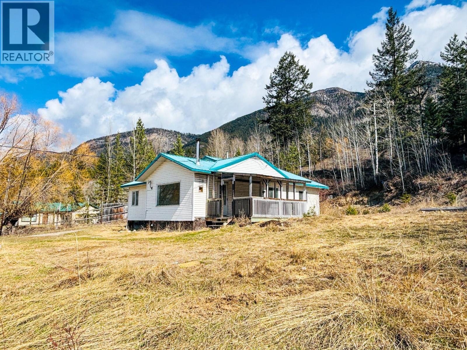 2866 95 Highway, Brisco