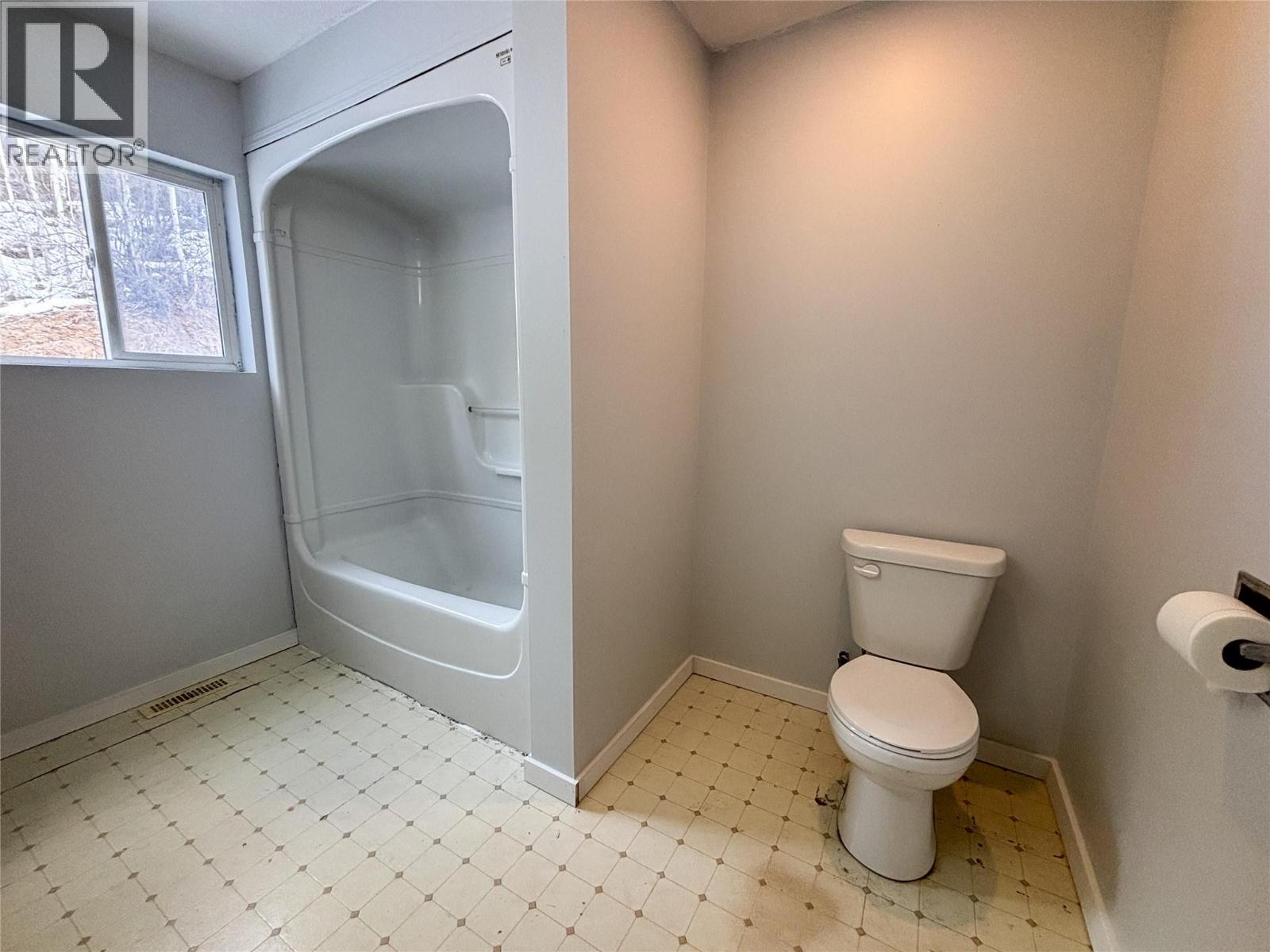 2866 95 Highway, Brisco