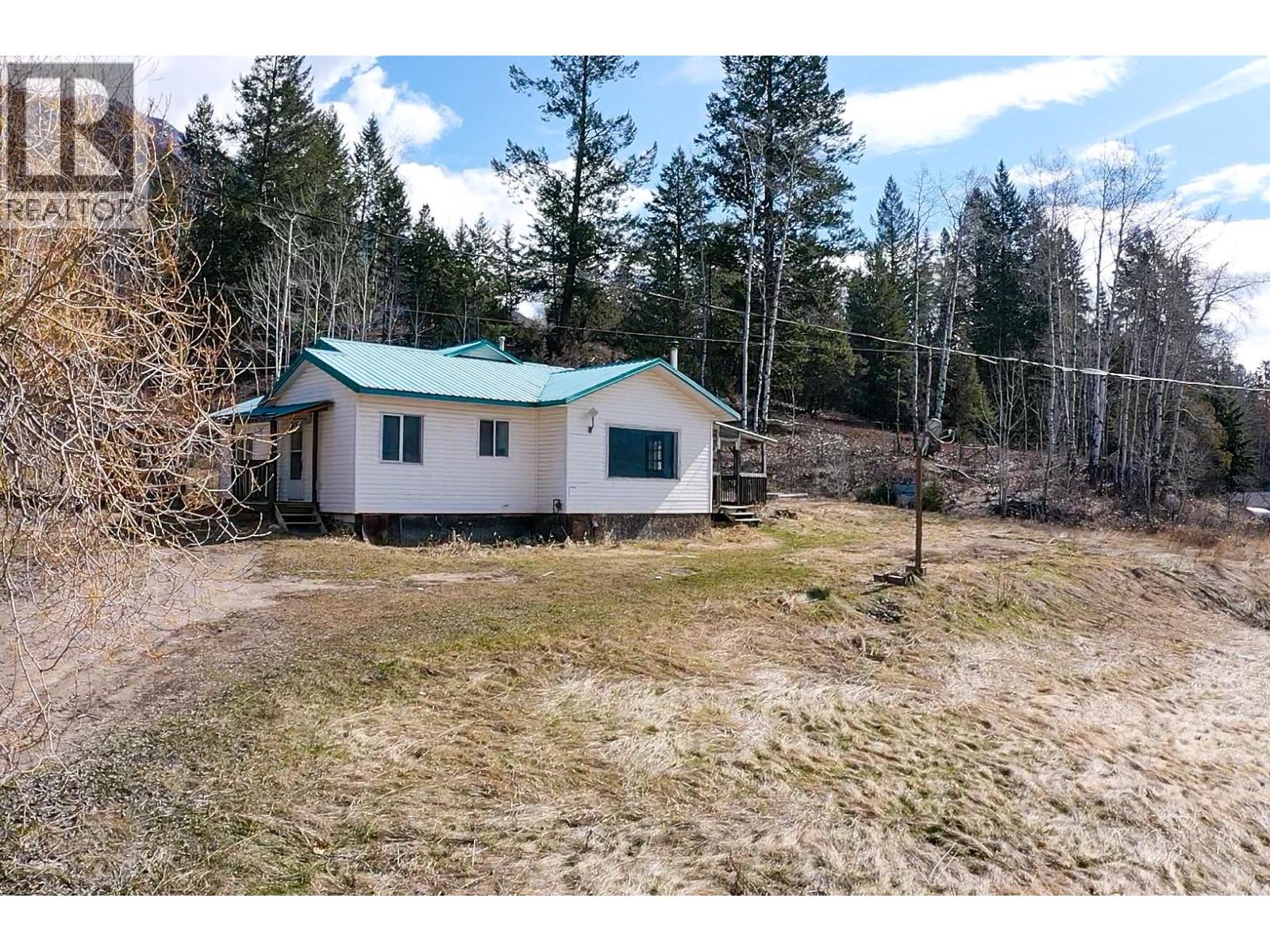 2866 95 Highway, Brisco