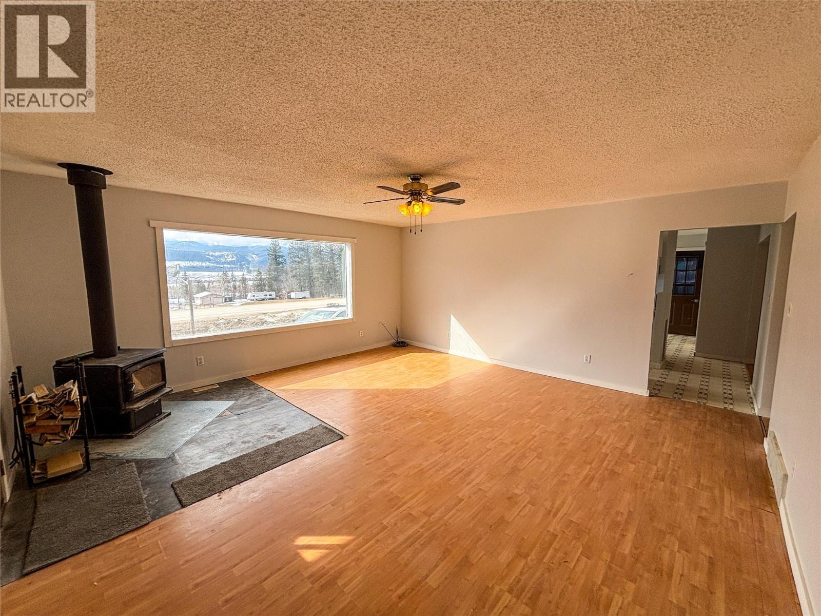 2866 95 Highway, Brisco