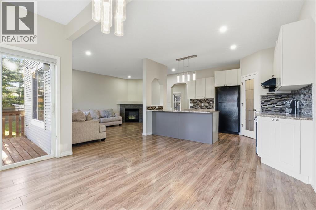 Single Family House for Sale in  Cougarstone Square SW Cougar Ridge Calgary 