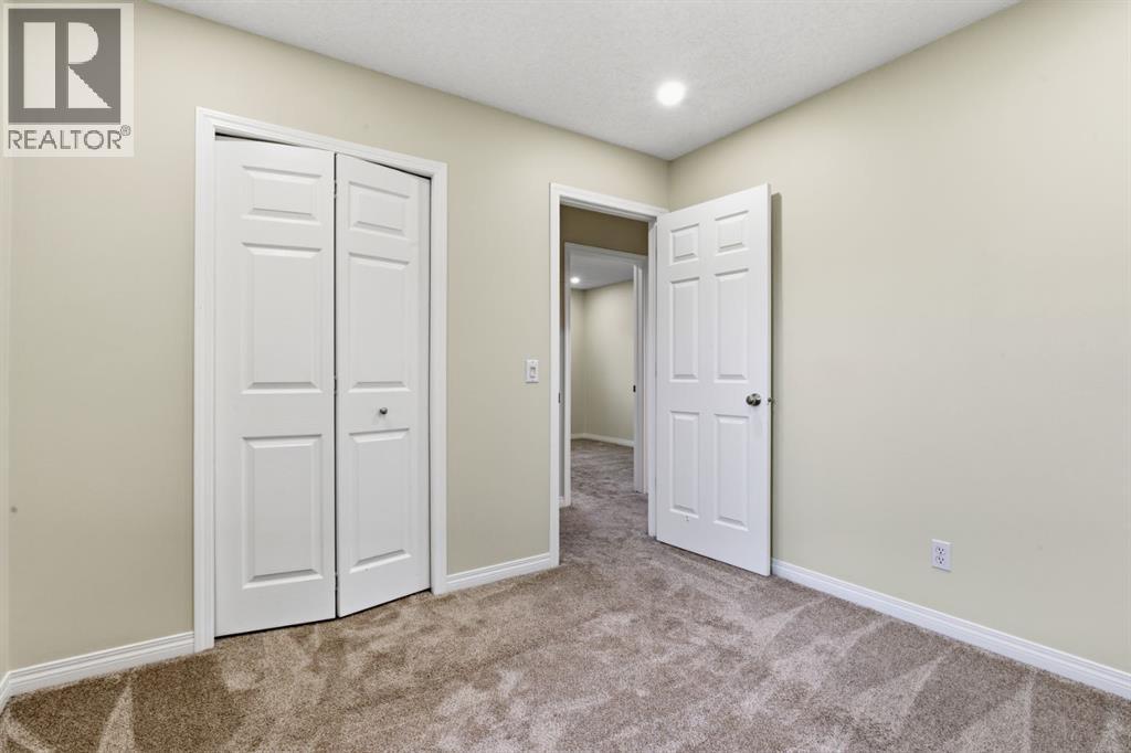 Single Family House for Sale in  Cougarstone Square SW Cougar Ridge Calgary 