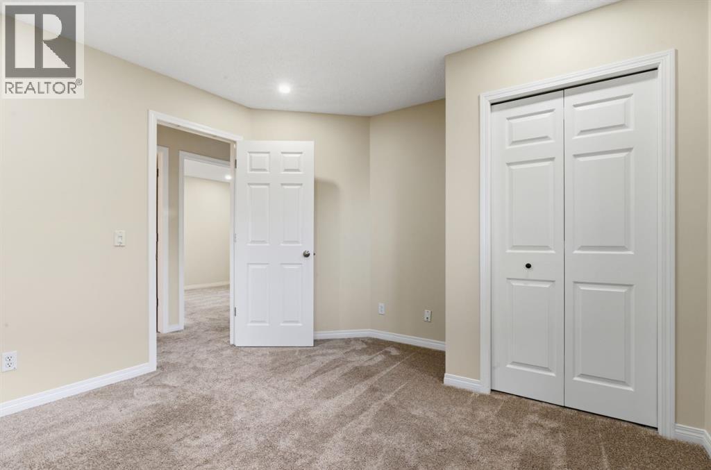 Single Family House for Sale in  Cougarstone Square SW Cougar Ridge Calgary 