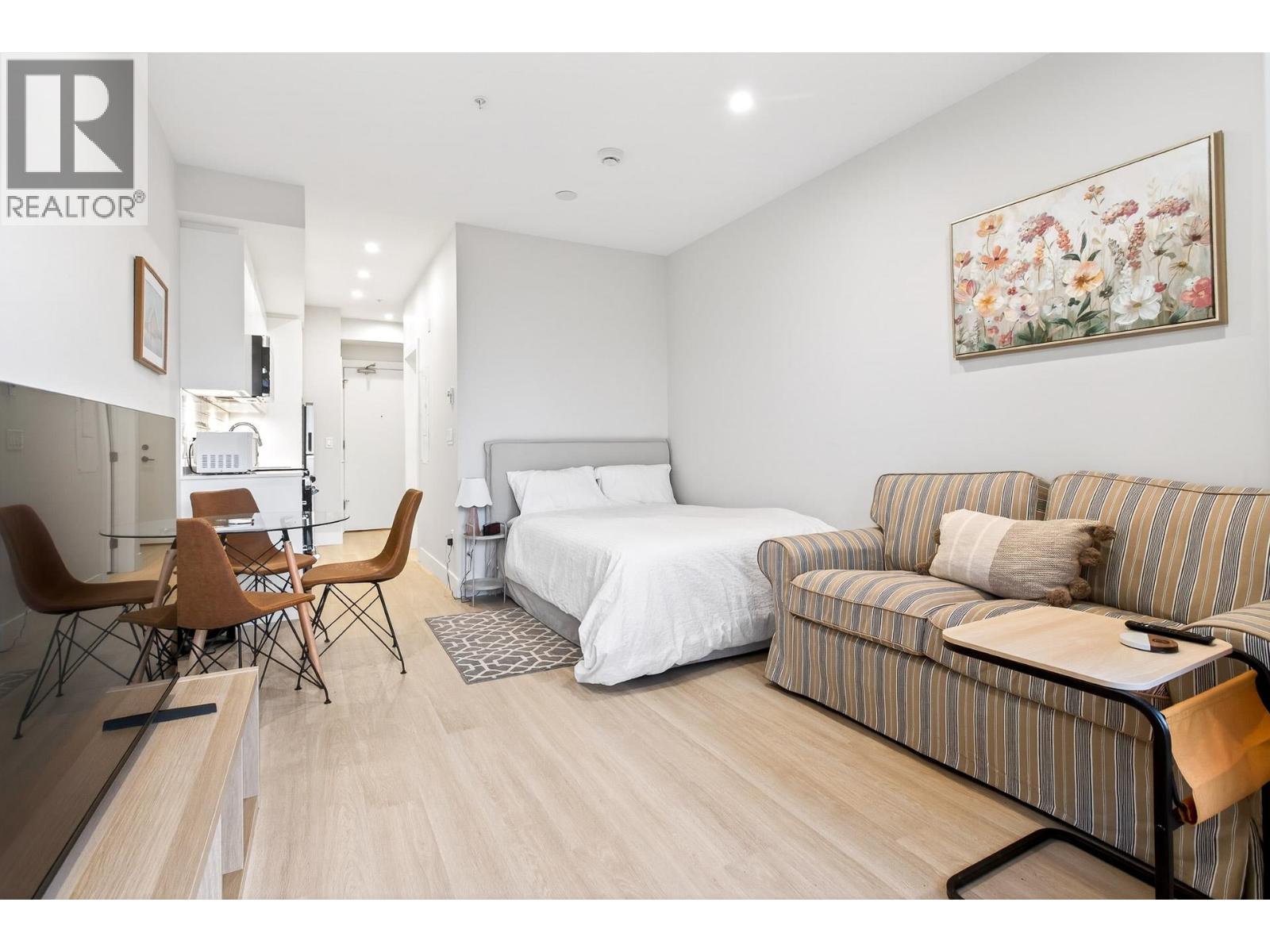 109 1930 STARLING Drive - photo 2