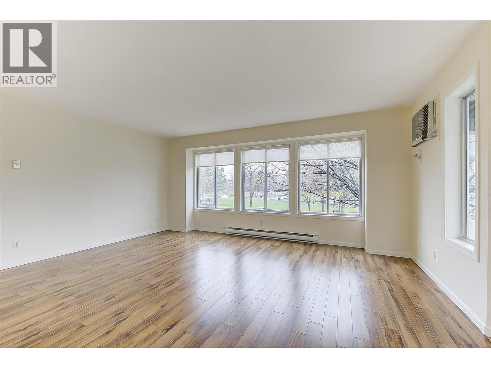 210 780 Houghton Road, Kelowna