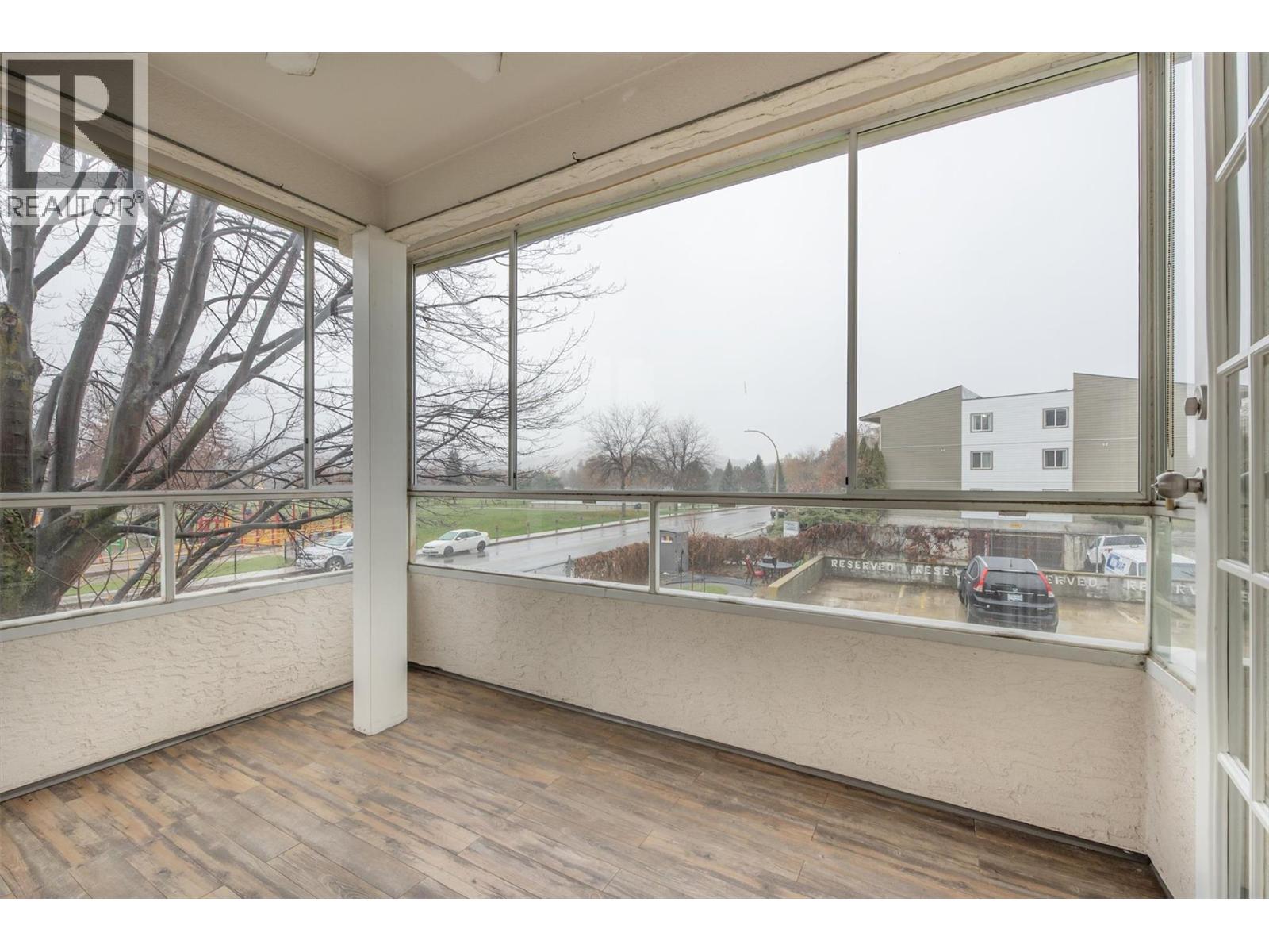 210 780 Houghton Road, Kelowna